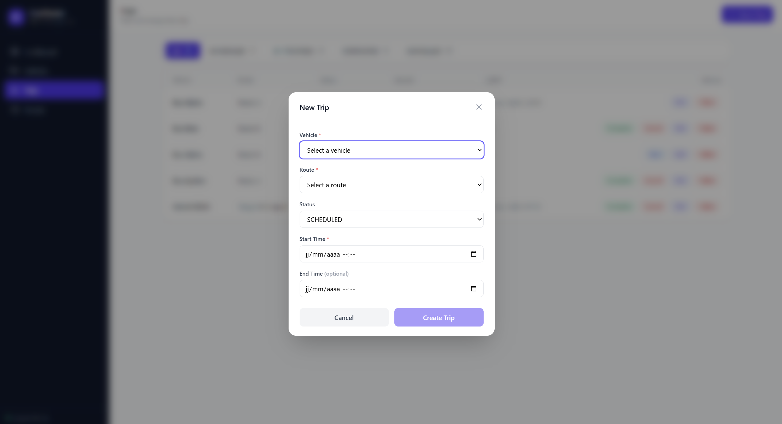Modal Nouveau trajet — sélection du véhicule et de la route, statut et sélecteurs de date/heure